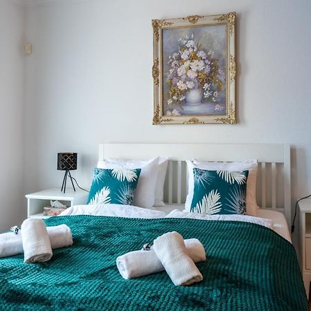 Romantic Studio Secret Garden บูดาเปสต์ ภายนอก รูปภาพ